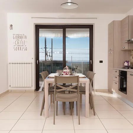 Oasi Con Vista Mare Con Parcheggio Gratuito Apartment